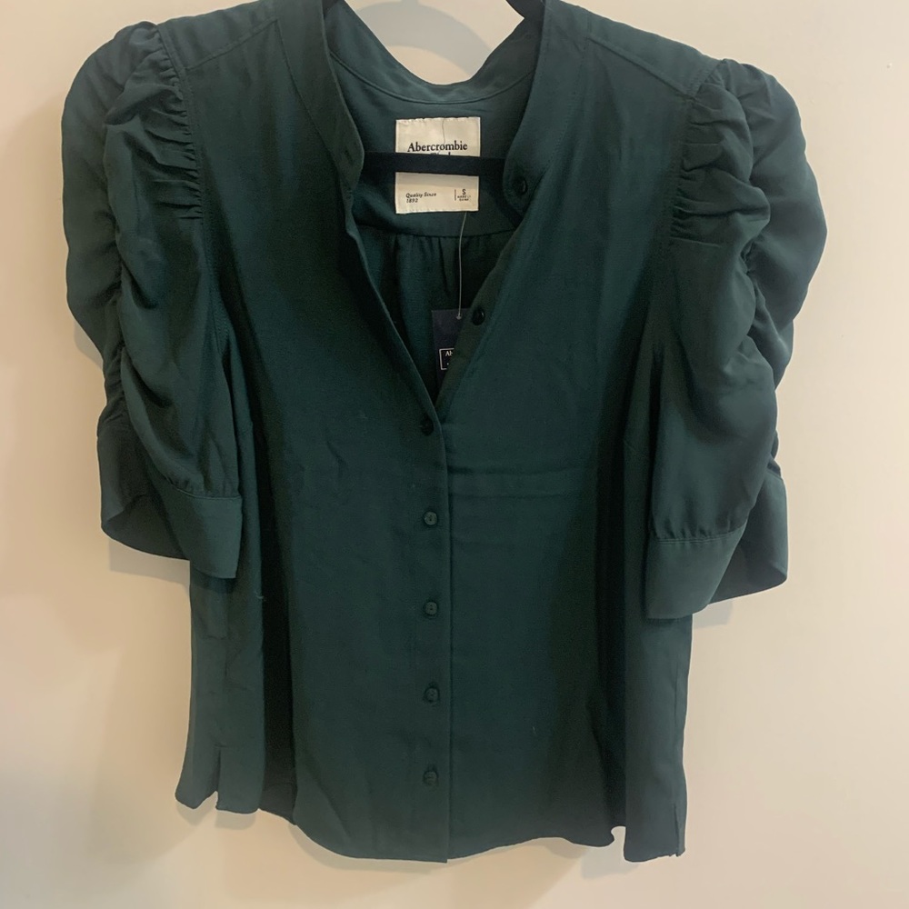 Abercrombie top with tags